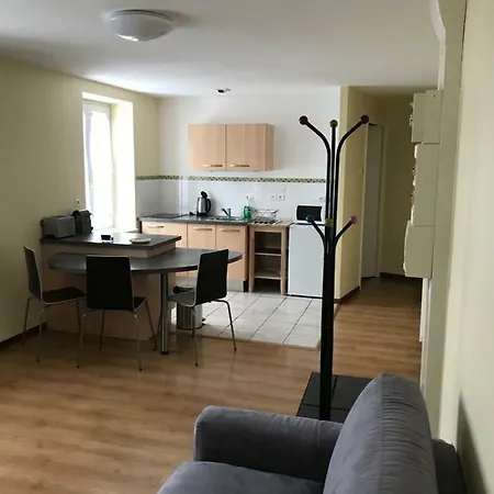 Des Portes Du Velay מלון דירות 4*